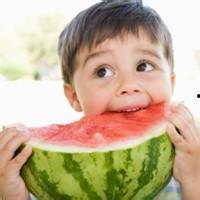 小孩吃瓜头像真人图片,小孩吃瓜头像与真人对比